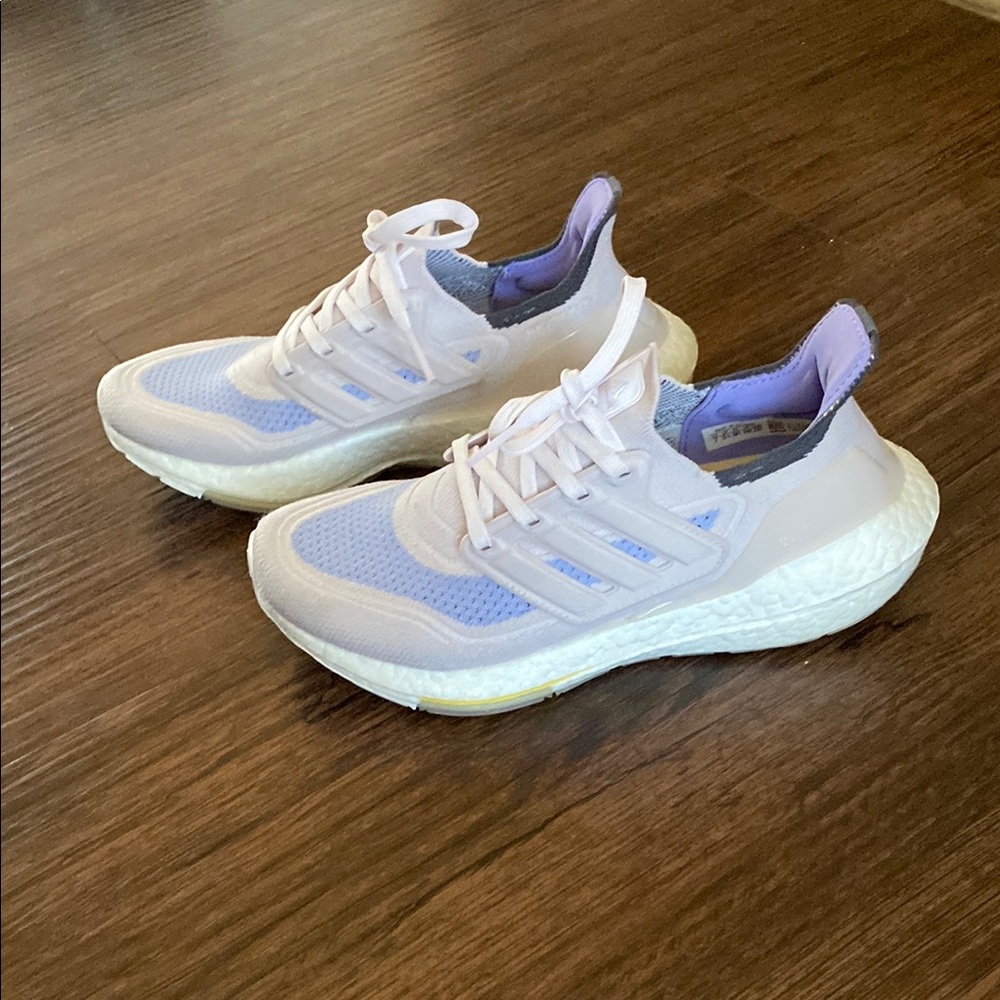 Adidas Ultraboosts EUC